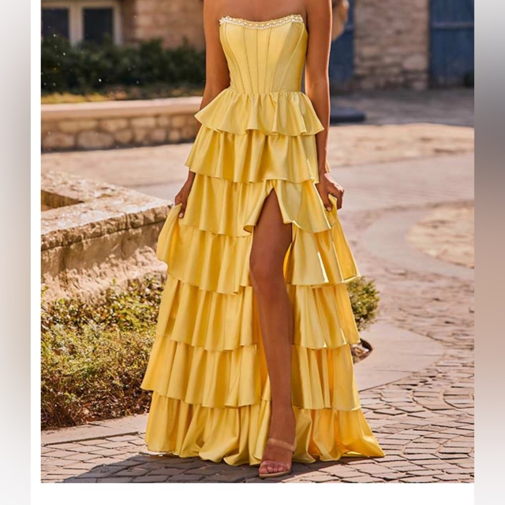 Elegant Yellow Strapless Ruffle Dress